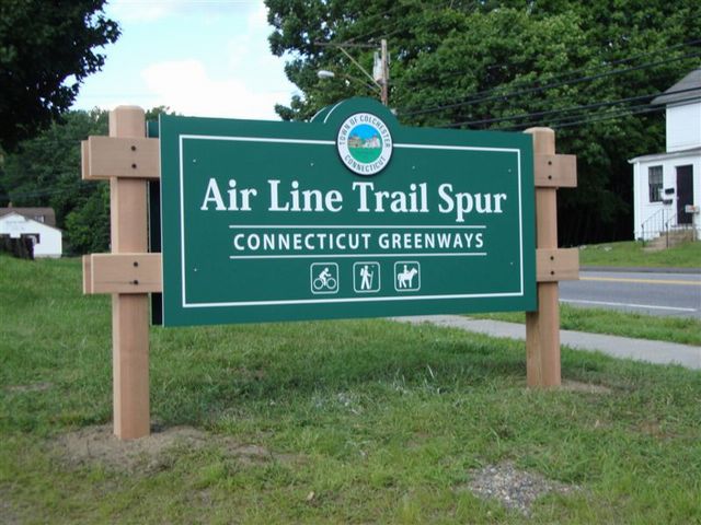 Air Line Trail Spur Sour Sign